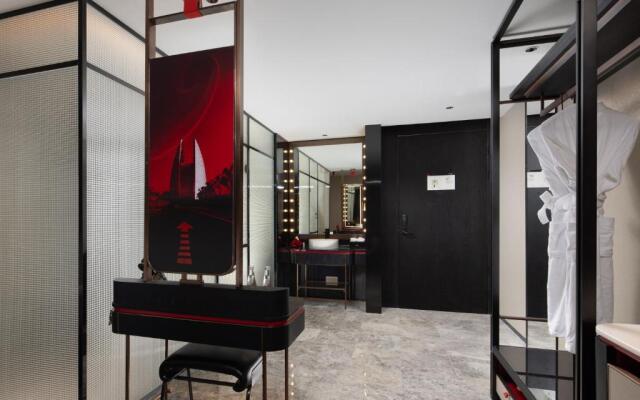 Radisson Red Zhuhai Gongbei Port