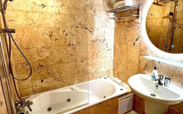 Elegant Palm Mar Apartment