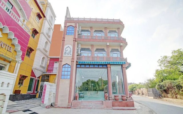 The Taj Residency by OYO Rooms