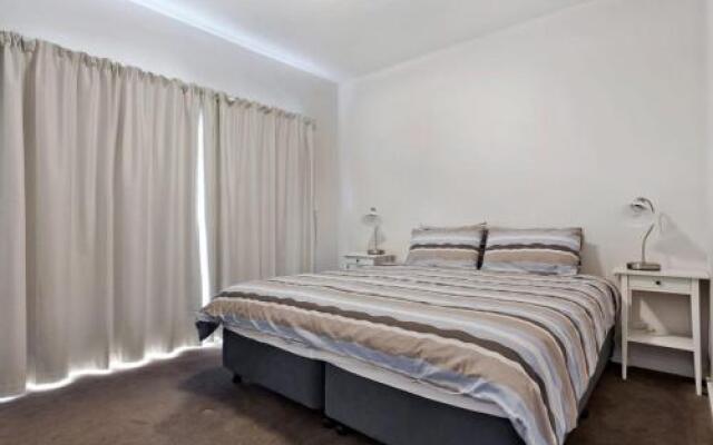 Stenmark 5/3 Poley Cow Lane