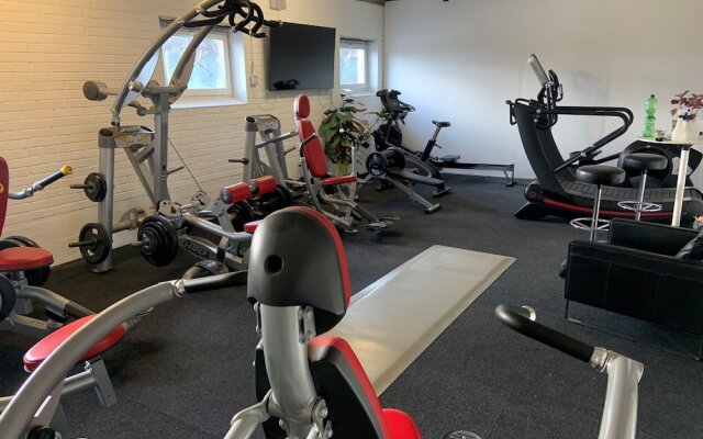 Alingsgård B&B - Spabad, bastu, gym, behandlingar & padelbana