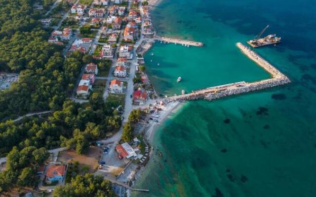 Alpha apartment, Ireon Samos