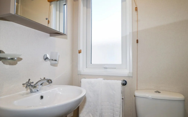 Chichester Lakeside Holiday Park