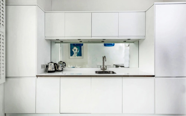 Elegant Shepherds Bush Home by Kensington Olympia