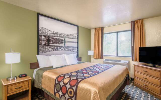 Super 8 by Wyndham Wheeling WV