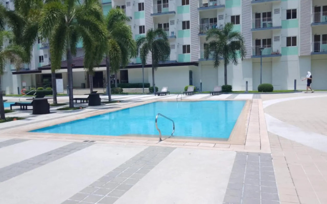 Paranaque SM-Sucat Field Res. Bldg 5, 2/F, 2BR with Balcony
