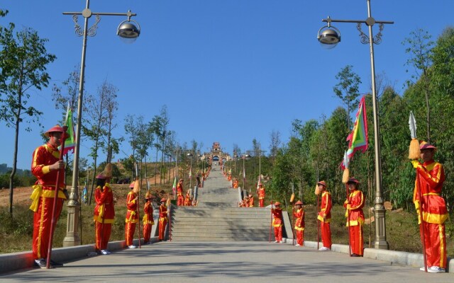 Y Linh Hotel