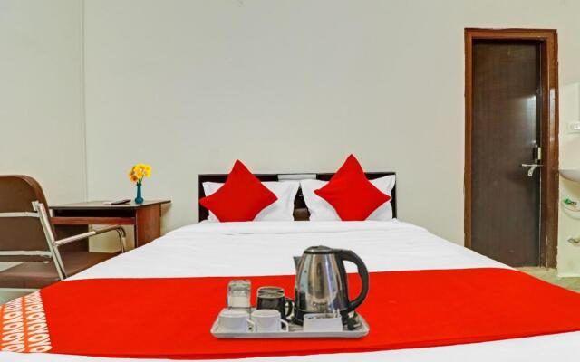OYO 70119 Happy stay Hotels