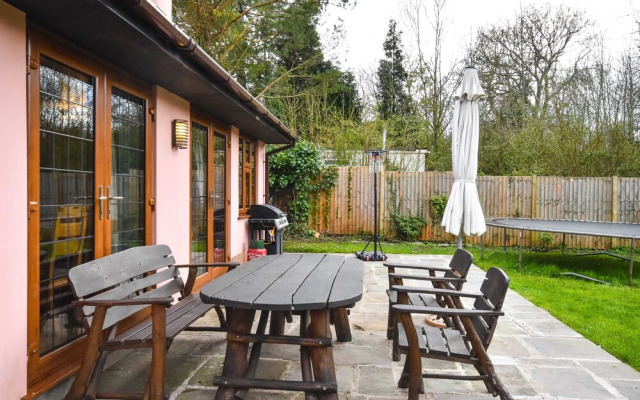 Rural Family Home, 5 Minutes From Clifton Village