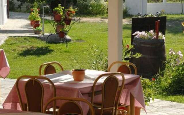 Xanthos Rooms