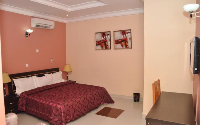 Auris Court Suites & Apartment