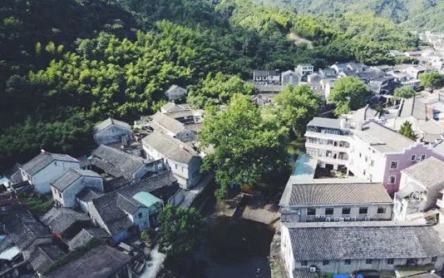 Banbajia Guesthouse Guyan Yishe