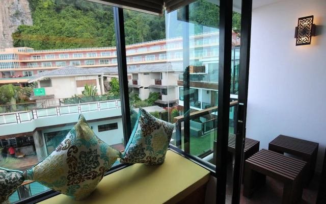 Phi Phi Nice Beach Hotel Hip
