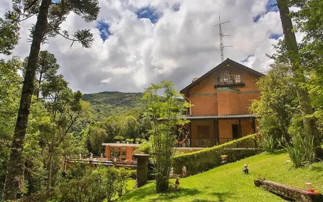 Linda Casa nas montanhas
