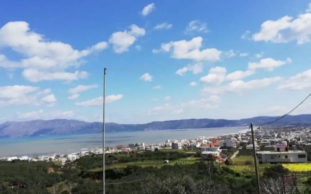 Remarkable 2-bed Apartment in Kissamos