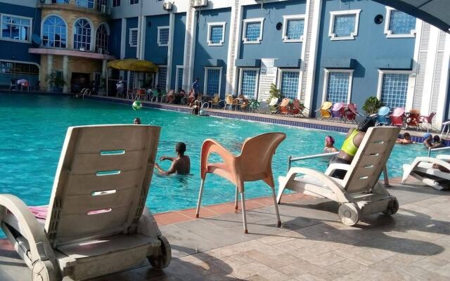 De-Lasmall Hotel and Resort Ltd