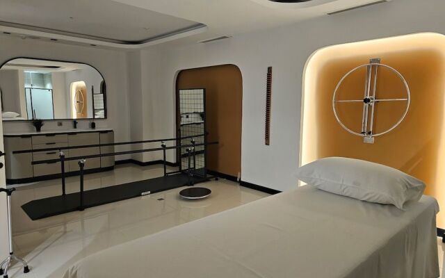 Cosmos Health Center by Medworld