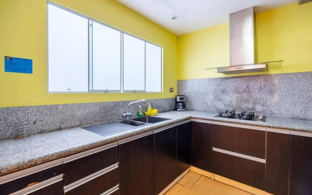 Balconcito Peruano& Ciudad real 302 & 2 bedroom