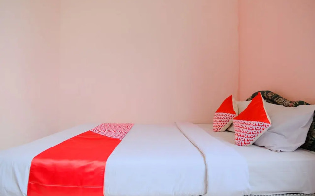 Hotel Istana Family by OYO Rooms