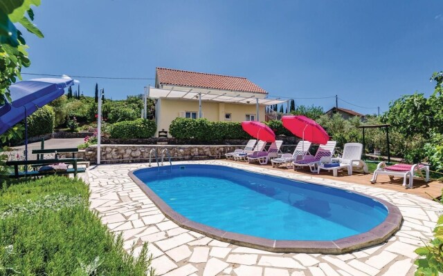 Stunning Home in Gruda With Wifi and 3 Bedrooms