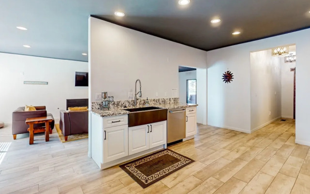 Hillside Hideaway #603