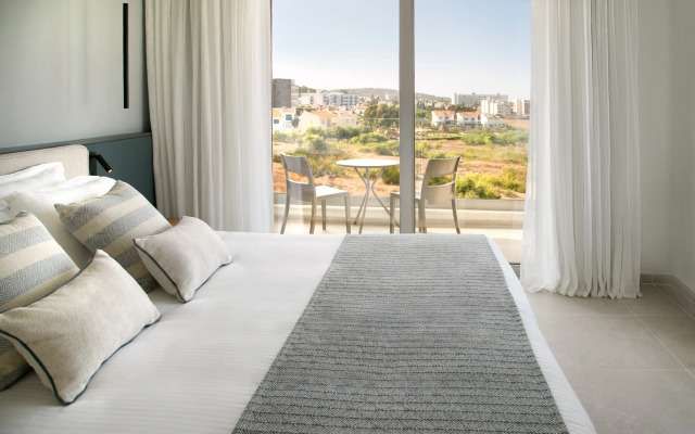 Atlantica Aqua Blue Hotel