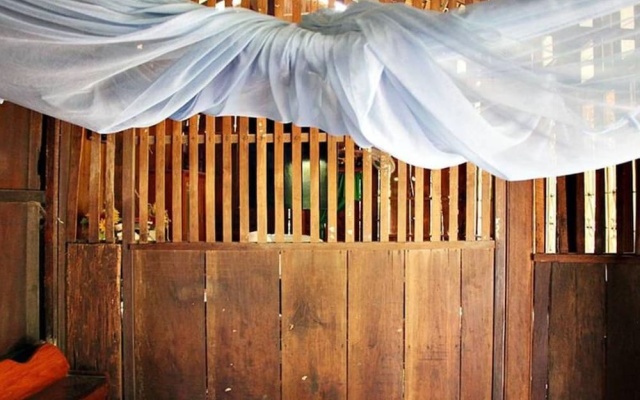 Peaceful Homestay in the Middle of Fruit Garden - Room With Public Restroom – Spa – Ben Tre