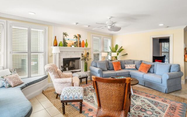 Sunny Condo w/ Stunning Ocean Views - Near Beach, Sandbar, & Tennis