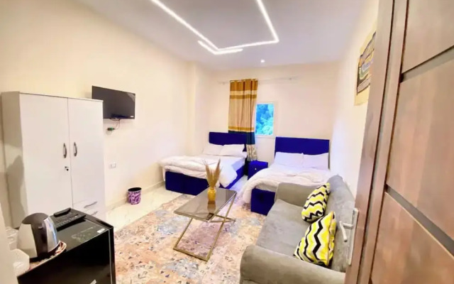 Farsha Pyramids Inn