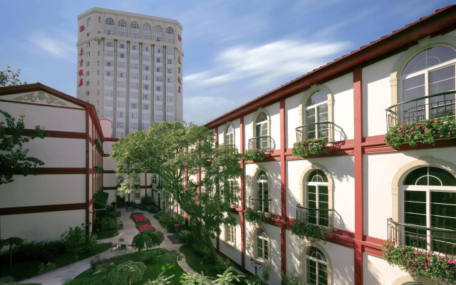 Dong Fang Hotel