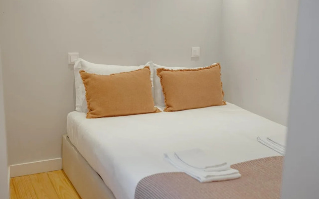 Downtown Amazing Duplex by Vacationy