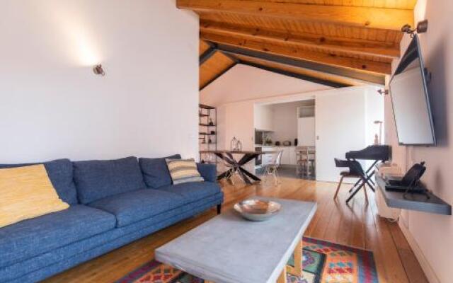 LovelyStay - Stunning Flat with Balcony in Bairro Alto