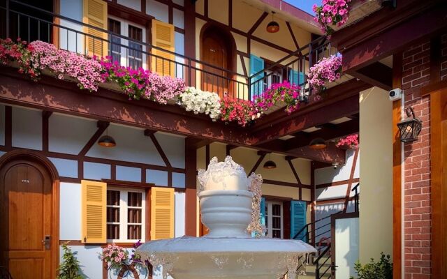 Little Colmar - Homestay & Pottery Studio