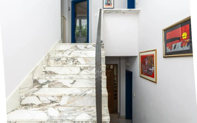 Villa Piano - Four Bedroom Villa With Terrace and Swimming Pool