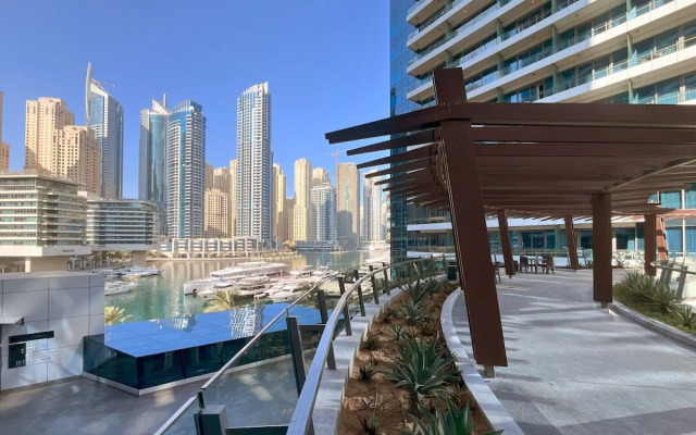 Stylish Marina-Front 2BR | Dubai Marina | Near Top Attractions