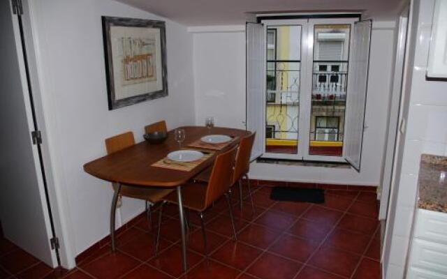 Lisbon Sloped Ceiling Apartment