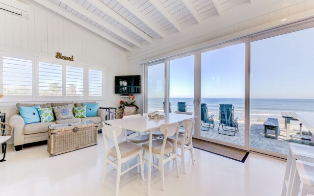 Romantic Beach House by Vtrips