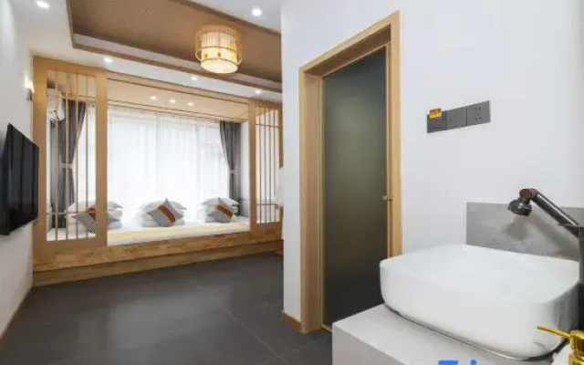 Mount Wutai Mingyue Shengting B&B