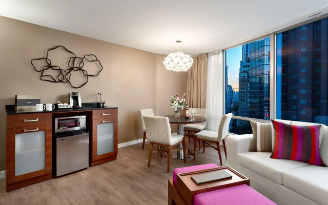 Auberge Vancouver Hotel