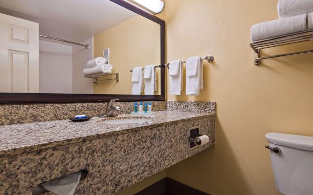Best Western Louisville East Inn & Suites