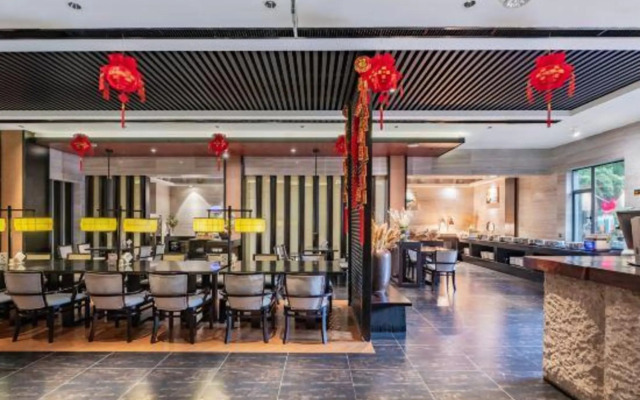 Crystal Pudi Hotel