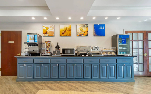 Comfort Suites East Brunswick - South River