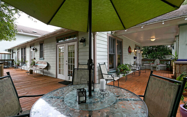 Anchor Inn NSB Bed & Breakfast