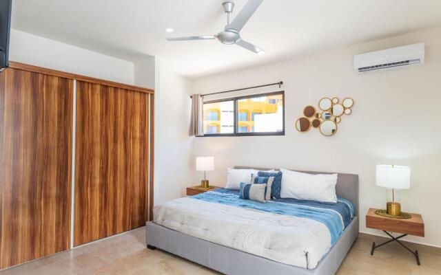 Entire House- 3BR with Private Roof Top Deck