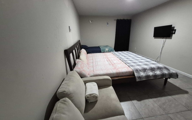 Modern Quiet Suite