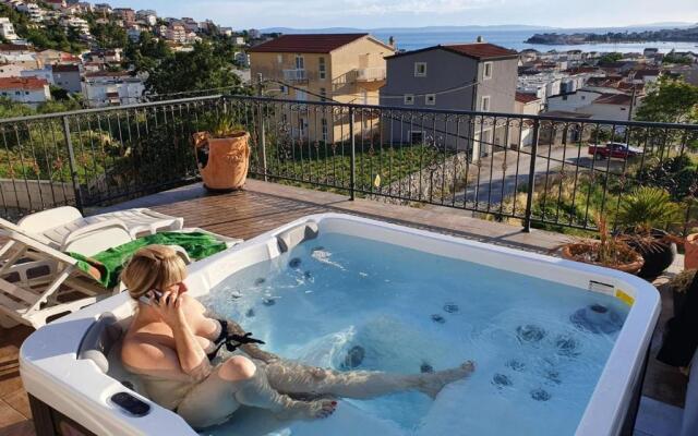 Apartments with a parking space Podstrana, Split - 8616