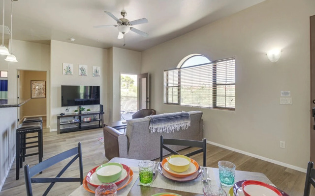 Tucson Condo Rental w/ Balcony + Mountain View!