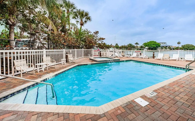 Waterfront Breeze Condo Condo