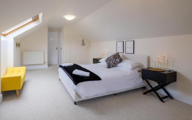 Stylish Modern Apartment in the heart of Ryde