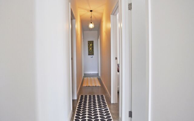 Armstrong'S - Close To Beach